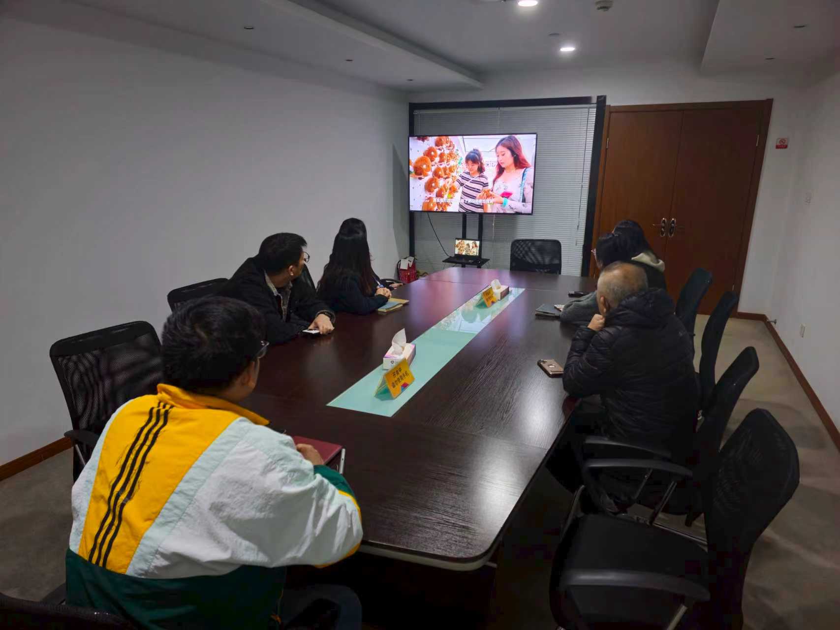 水晶城黨支部開展12月黨員固定活動(dòng)