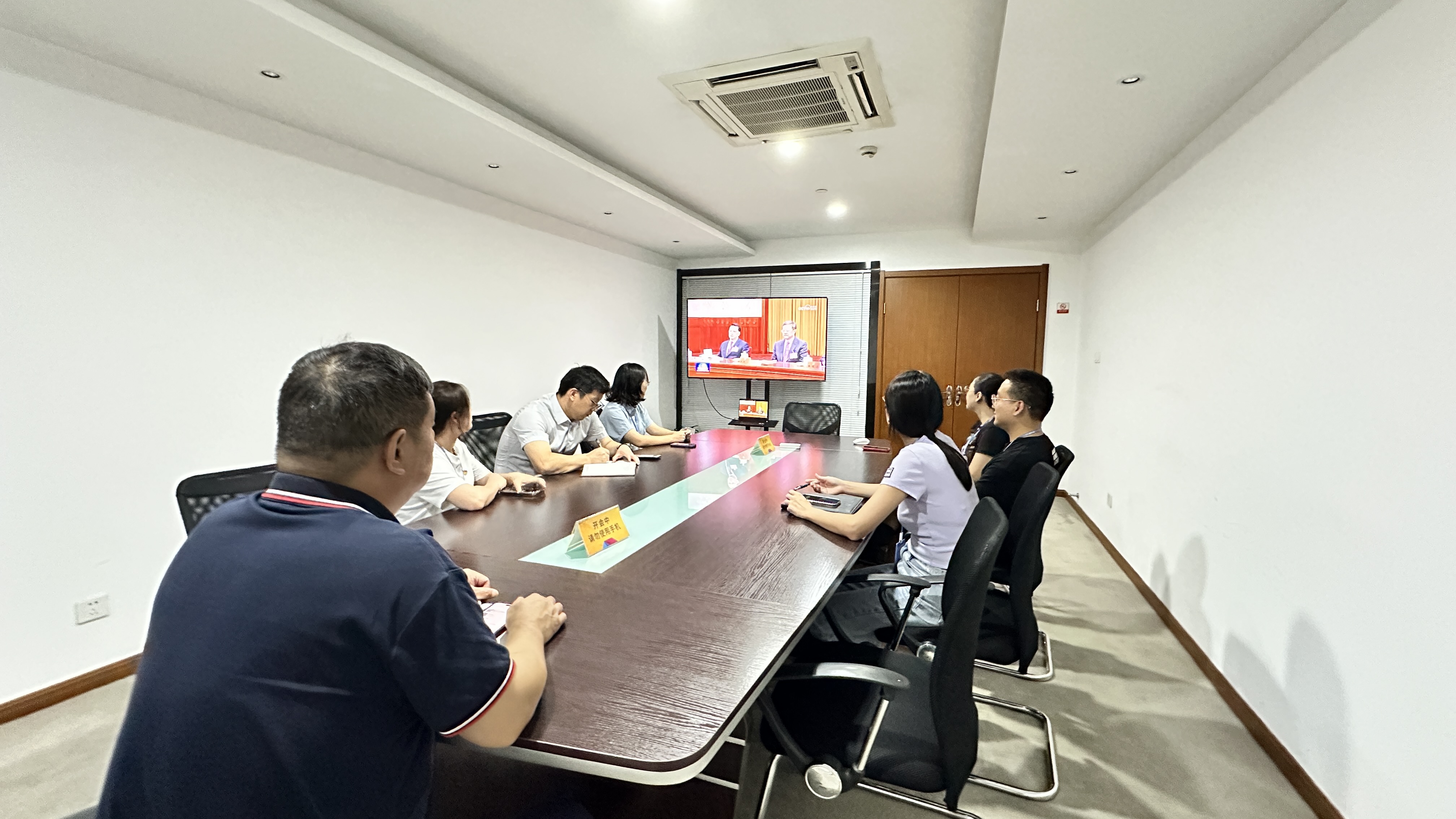 水晶城黨支部開(kāi)展8月黨員固定活動(dòng)