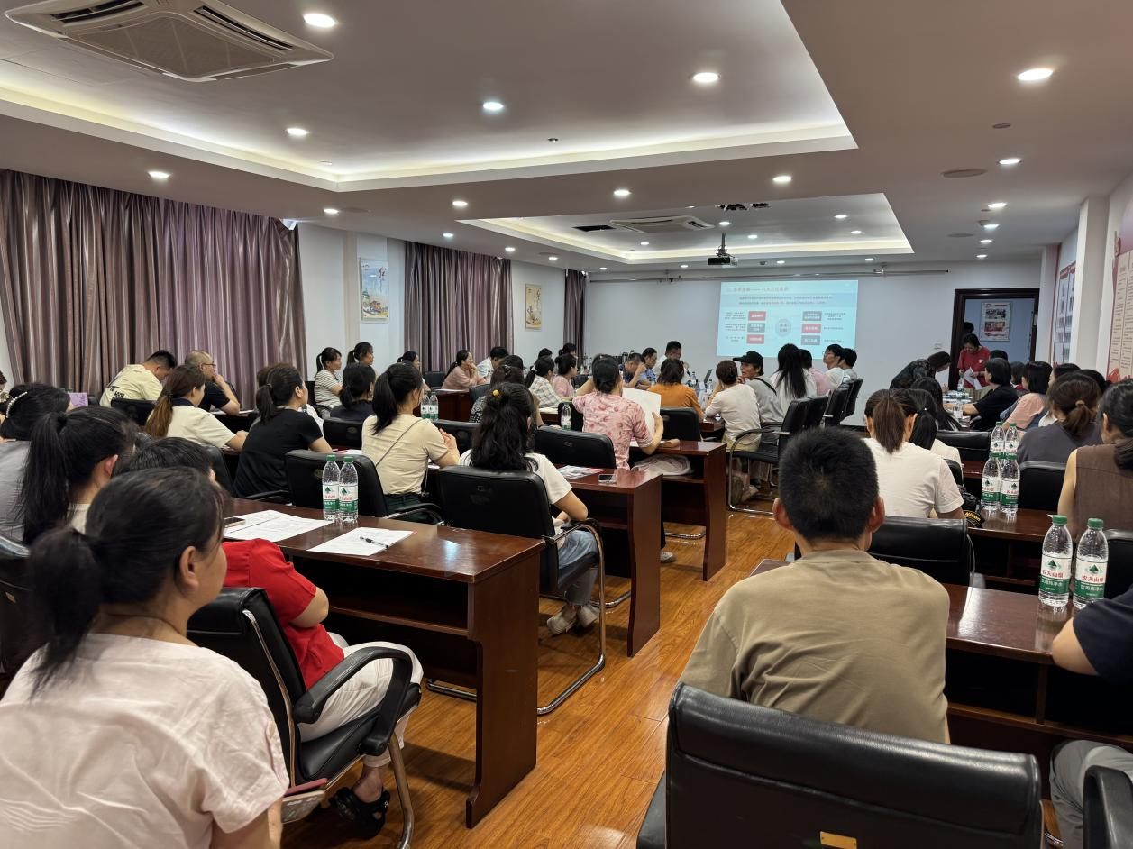 浙商大講堂拱墅站活動(dòng)在錢(qián)江商城舉辦金融賦能與電商指導(dǎo)雙輪驅(qū)動(dòng)個(gè)體經(jīng)濟(jì)發(fā)展