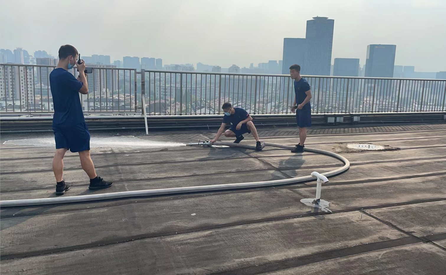 大關(guān)消防中隊(duì)來水晶城開展消防安全檢查