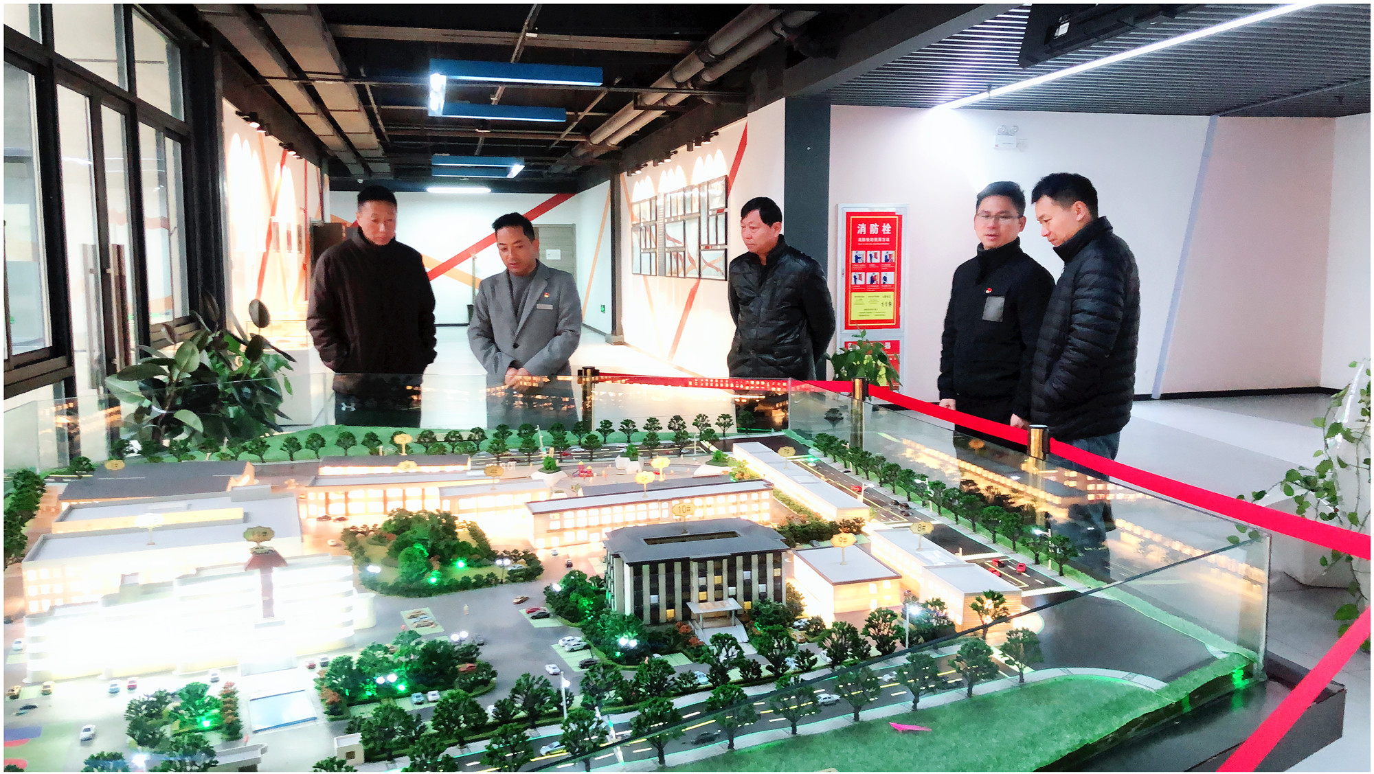 廬陽區(qū)政協(xié)黨組成員、秘書長(zhǎng)尹楊 蒞臨廬陽建華文創(chuàng)園調(diào)研指導(dǎo)