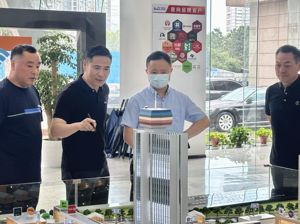 包河區(qū)區(qū)委常委、副區(qū)長韓光輝一行蒞臨安徽老廣電355項目調(diào)研