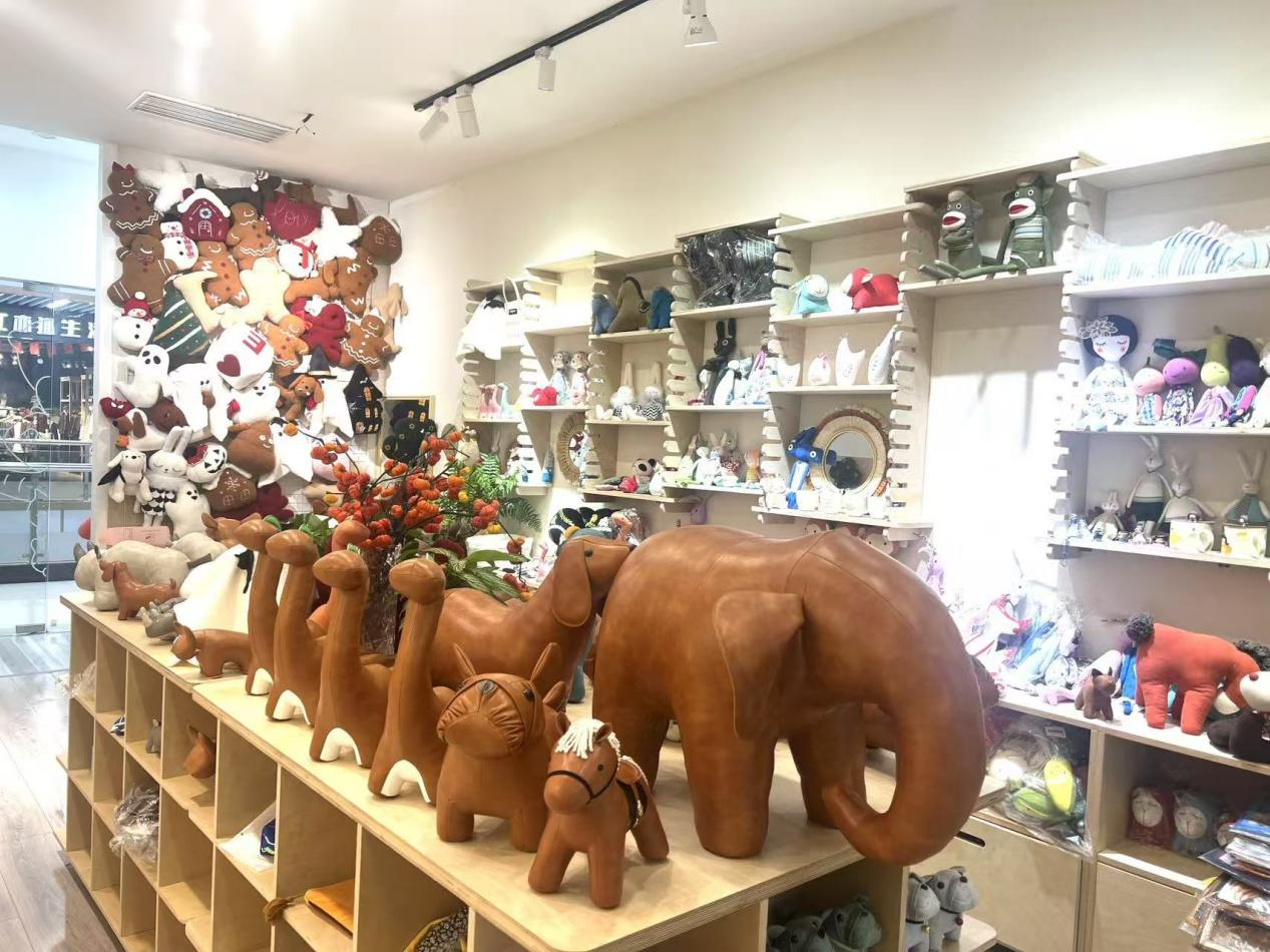 錢江商城“祁式造物局”門店開業(yè)手工動(dòng)物玩偶開啟家居藝術(shù)新體驗(yàn)