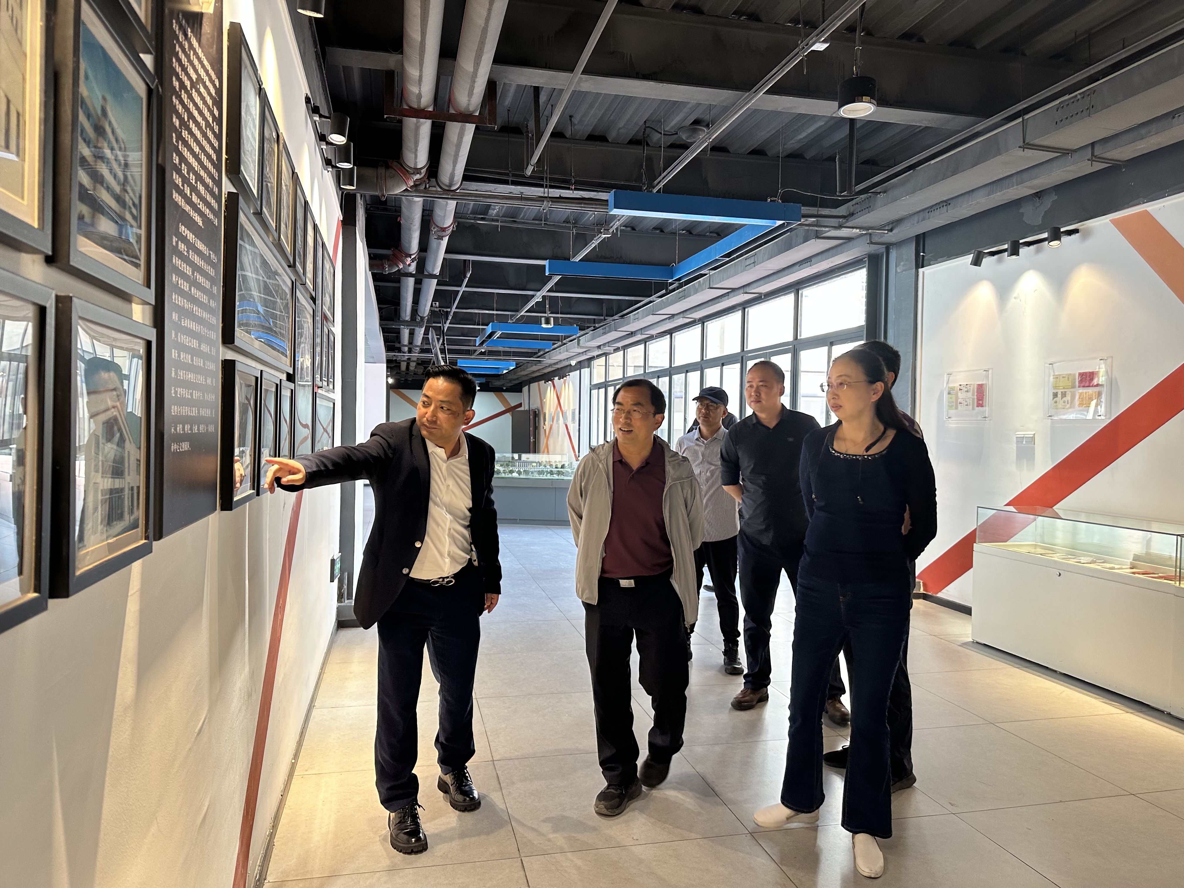 杭州市上城區(qū)政協(xié)副主席洪明蒞臨廬陽文創(chuàng)園調研