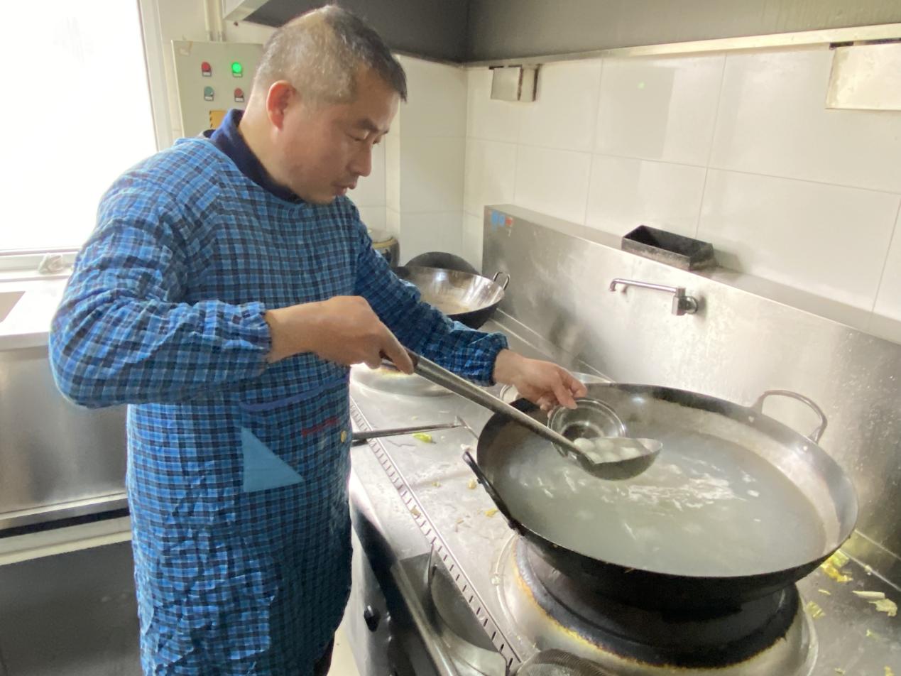 小小湯圓慶元宵，濃濃真情暖人心