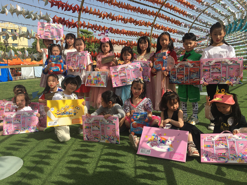 五一風(fēng)車長(zhǎng)廊秀.jpg 五一風(fēng)車長(zhǎng)廊秀.jpg